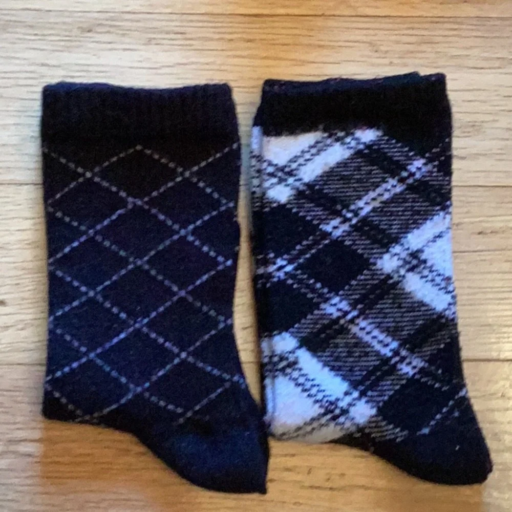 B1G1FREE  2 pair ladies dress socks in black and white .  EUC